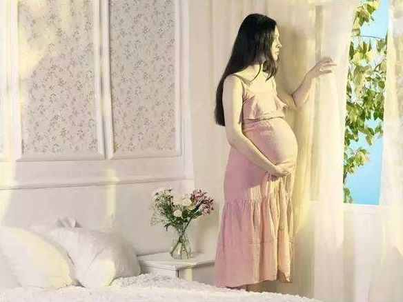 老公抽烟喝酒又爱打牌,那天他回来做一事,我真