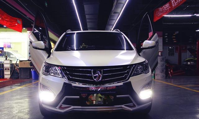 你还能认出这是宝骏560吗？“剪刀门”堪比兰博基尼！