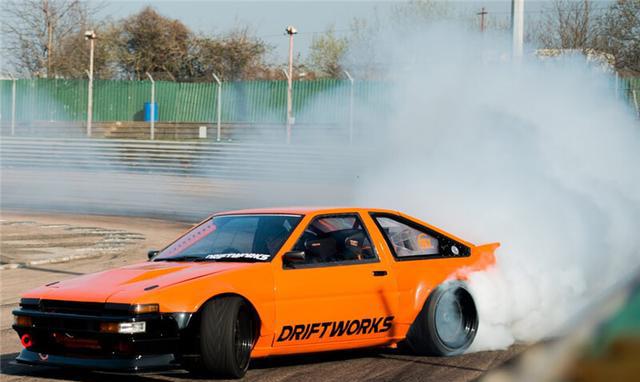 移植原排量4.6倍的引擎 这辆AE86有点恐怖