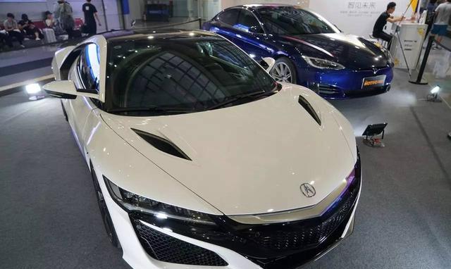 红旗只是摆设？深港澳车展豪车震馆