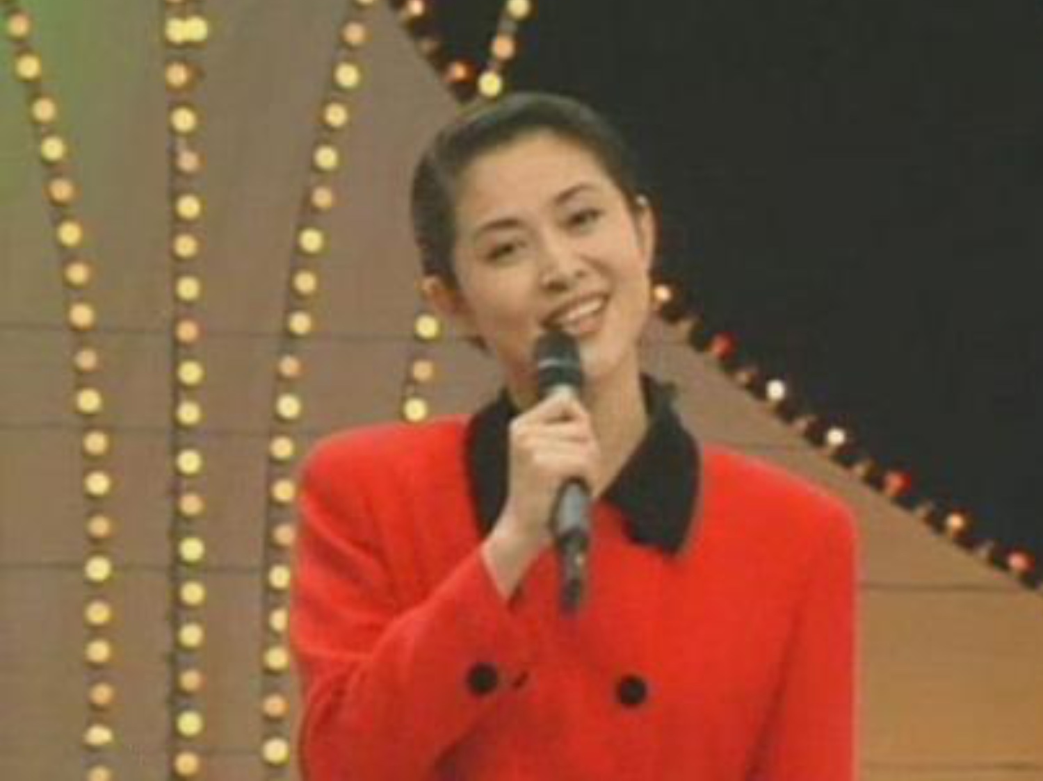 倪萍年轻时也很漂亮图片