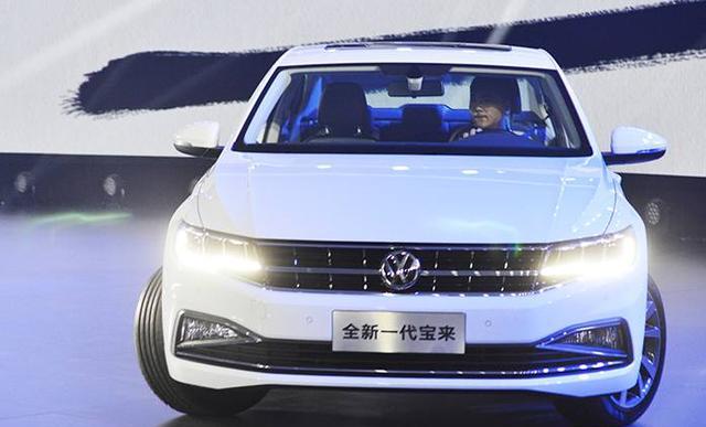 大众放大招了！继新朗逸之后又出新宝来，全LED灯轴距加长74mm