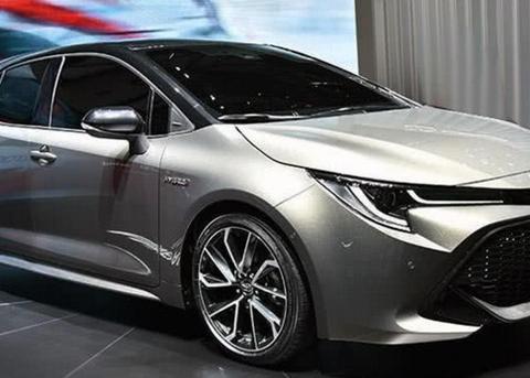 丰田新一代卡罗拉，外观年轻了十岁，朗逸宝来看了都要捏把汗