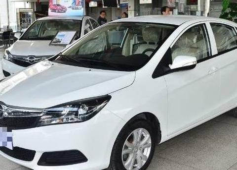 一款实惠汽车，外观比远景漂亮，配置丰富，起步价仅4.99万