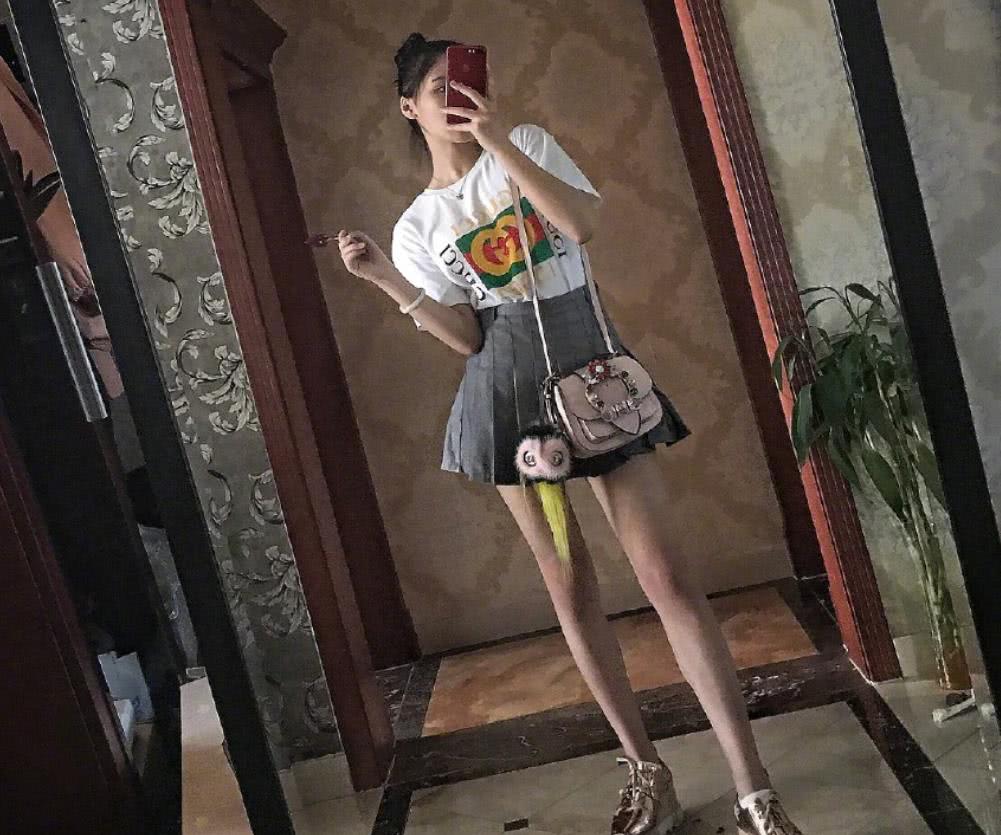 沈梦辰P图过分了?看完杨馥宇你才知道什么叫“P图大神”!