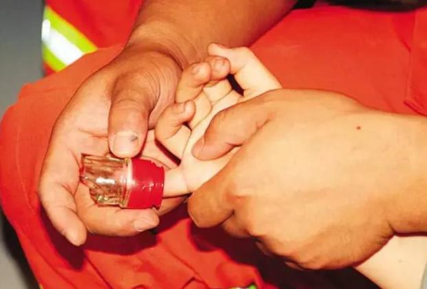 嗯哼说他长大想当消防员,但是请先学好这招!