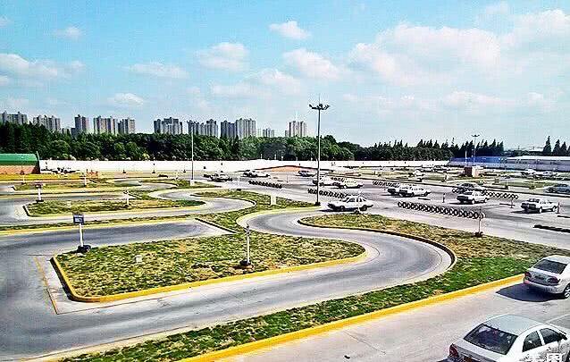 从经营性训的练场破冰驾校管理之乱!