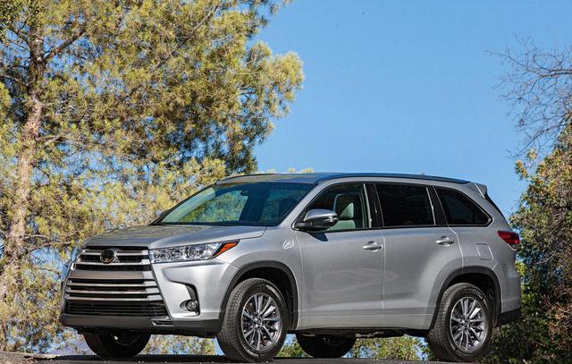 新款汉兰达颜值让人流口水，座椅放倒犹如1.8的床，加价5万也要买