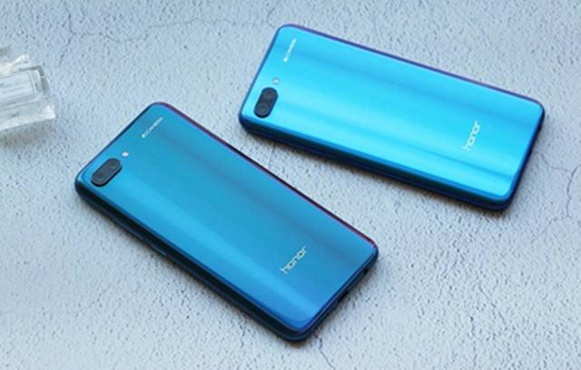 瞬间卖百万部!荣耀10:凭什么?难道只是凭胡歌