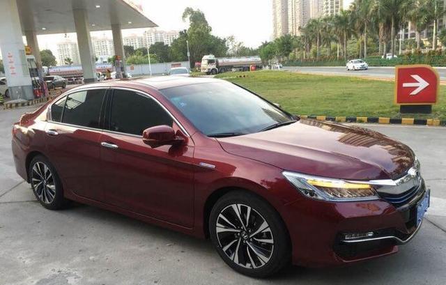 长5米迈腾帕萨特劲敌, 20万首选车型, 今跌成速腾速派价冲销量