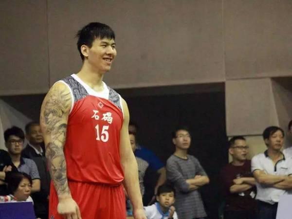 力量比詹姆斯还强,CUBA的天才,但他竟打不了