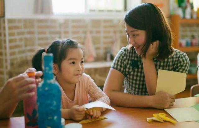 儿子在幼儿园尿裤子,老师上门赔礼道歉,老师说