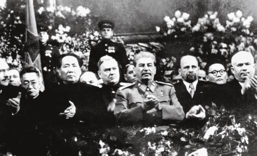 中苏结盟,斯大林犹豫不决,两个国家的报道让他