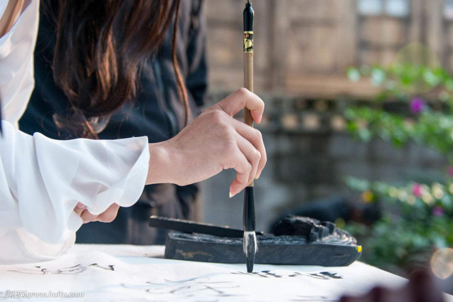 毛笔在线上购买比较靠谱吗？竞雅毛笔怎么样？