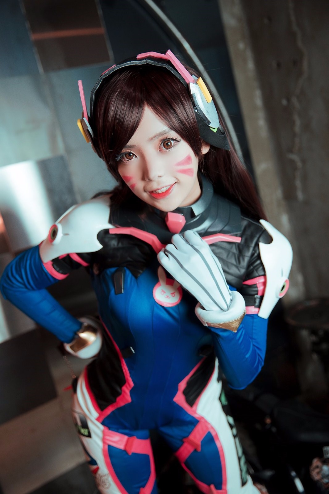 《守望先锋》DVA韩国妹子本色COS 可爱与大长腿我全都要