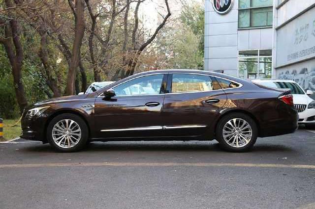 B级车颜值担当, 百公里加速7.3秒起售价22万, 内饰更是秒杀迈腾