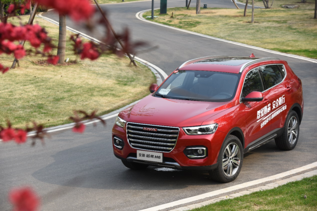 抢先试全新哈弗H6超豪型，行驶品质出色，主动安全配置大幅提升