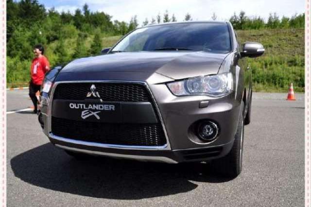 三菱最便宜的进口SUV, 比汉兰达漂亮, 卖9万还有四驱, 买H6后悔