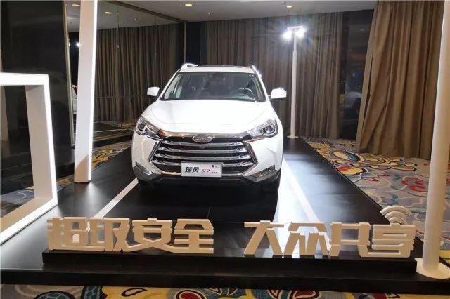 顶配不到13万，老款同级别口碑最佳，大空间SUV高速爆胎不侧翻