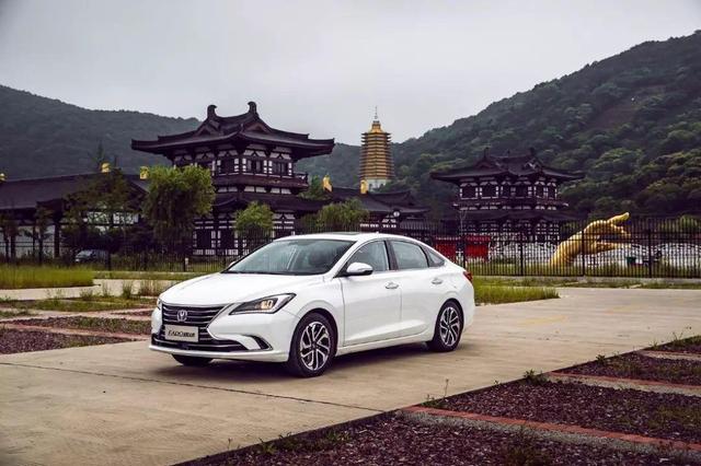 全方位提升，第二代逸动要做10万级智能家轿新标杆？