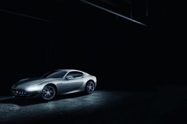 32万买比亚迪唐顶配？买玛莎拉蒂吧！看，超豪华车脱“宫廷裙”