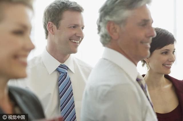 美国普通工薪阶层月薪多少?他们用苹果手机的