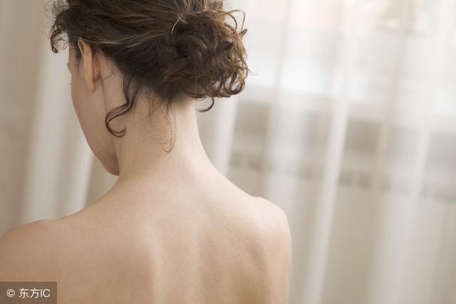 背上抠出小米粒还长痘,是螨虫释放信号,不除螨