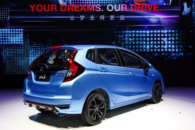 度凭啥能卖出高销量?同为两厢的奇瑞风云2、