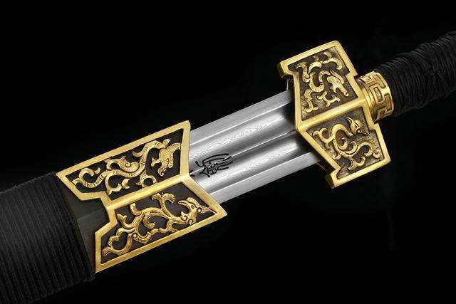 古代刀剑入鞘之后为什么不会掉出来? 它们是用