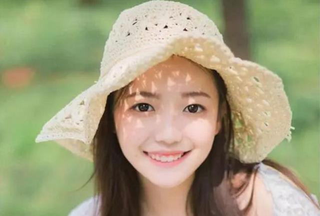 脸上有这五个特征的女孩,长相都十分耐看,看看