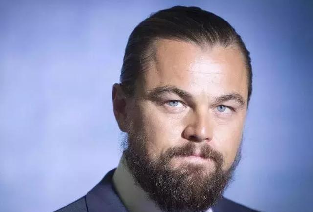 年轻时这么帅的小李子,任何发型都拯救不了现在的他