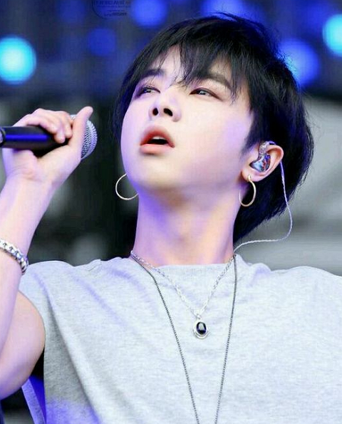 华晨宇,张艺兴合作偶像音乐榜,共同出任导师,你