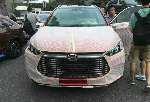 比亚迪SUV现身街头, 颜值甩哈弗H6十条街, 配混动四驱系统