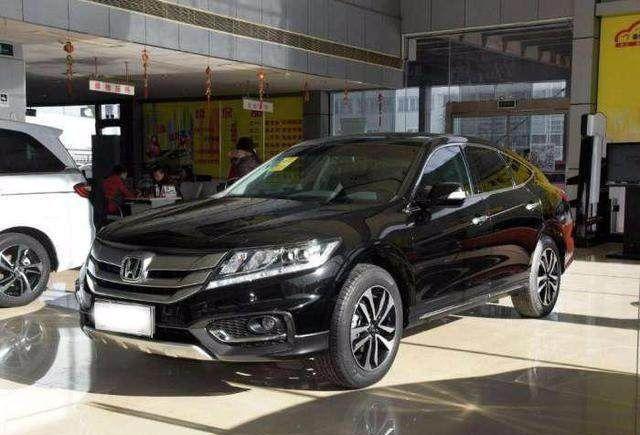 一个月销量只有2台，这款轿车的全景天窗错了吗？