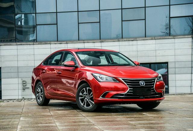 买车的朋友注意了!2018款长安新款逸动售价7