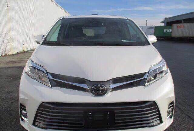 18款丰田塞纳天津港口现车已到 外观大变化更加大气