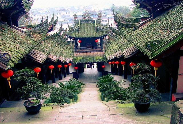 祠堂柏森,古堰流碧,这成都十景一定要去一次,只为心中