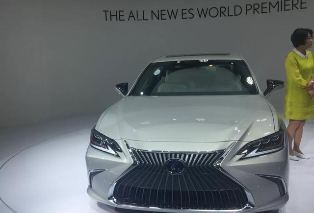 直击2018北京车展，全新一代雷克萨斯ES，外观造型更激进、夸张