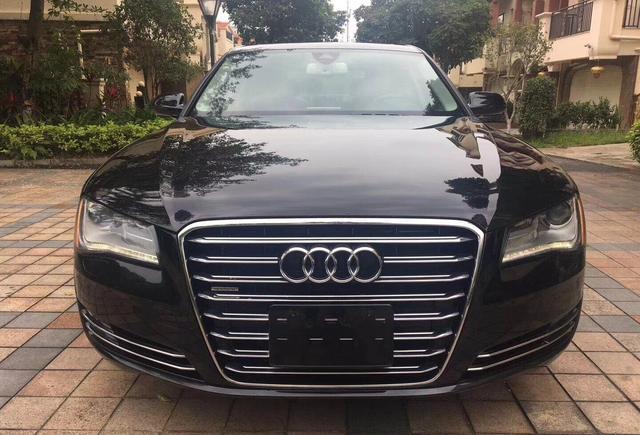 20多W拥有 2013款奥迪A8L 4.2，黑色黑内