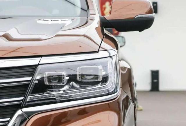 矛头直指传祺GS8，全景天窗＋四驱系统，卖17万断汉兰达活路