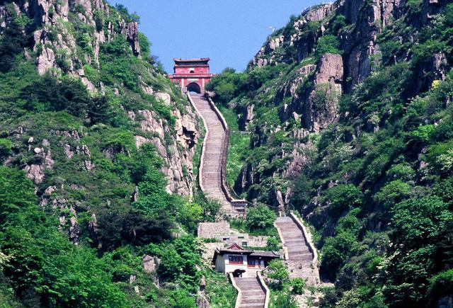 爬泰山需要多长时间?