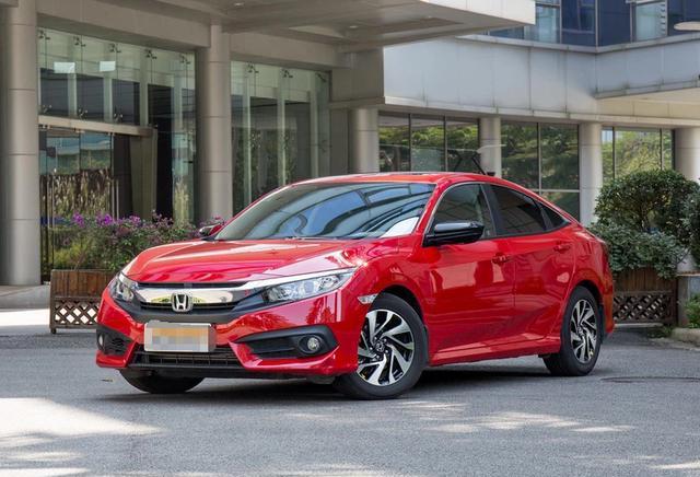 全新思域, 颜值高性价比更高, 仅售12万元, 在同级中找不到对手!