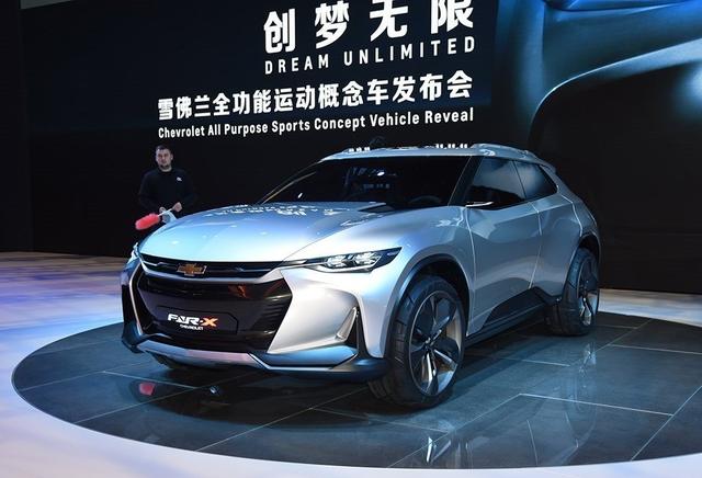 美式全新SUV，哈弗H6、长城VV5被阻挡了道路，电子手刹帅的不行