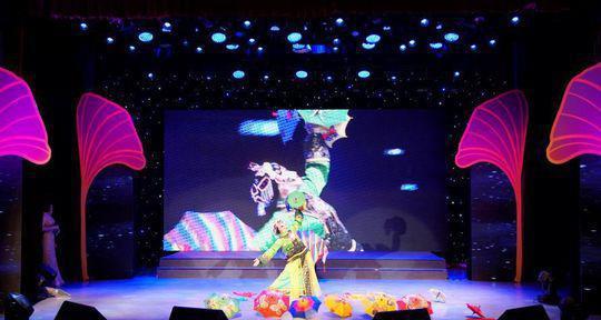 成都职工擂台赛音乐教师组团抢擂演出晋级版《