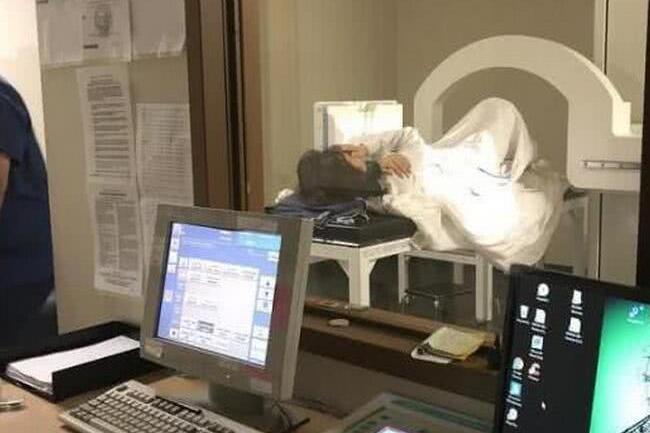 差点瘫痪的歌手陈红传来好消息,手术成功已经