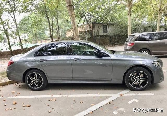 奔驰809版进口标轴E级到店实拍,全系标配柏林之声和全景天窗