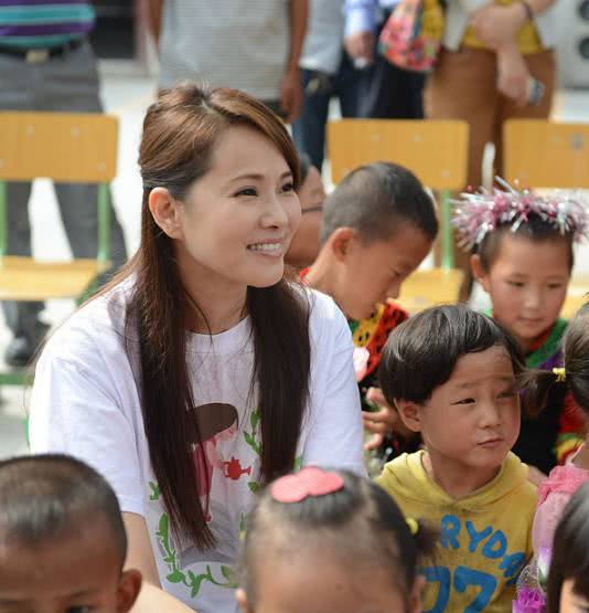 离婚后再婚遭吐槽的女明星,离婚女人不配拥有