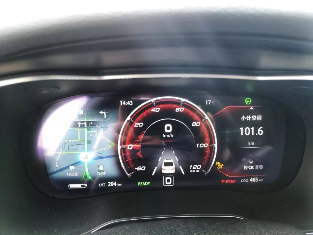 这款电动车续航超400KM,科技配置高,刹车竟成摆设?