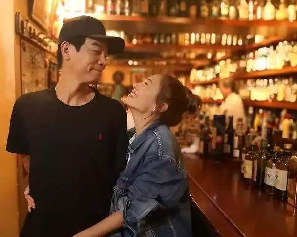 陈小春求婚视频曝光,哭成泪人语无伦次!山鸡哥也有怂的时候啊!