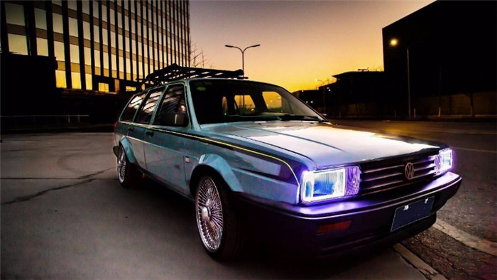 小伙两千买老款桑塔纳，用3个月改装，朋友:简直是秋名山车神